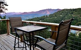 Million Dollar Views! 4 Bedroom, Sleeps 9, Close To National Park And 5 Mi To Gatlinburg!